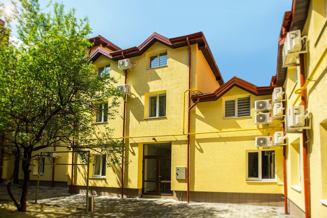 Blum Hotel Lviv Eksteriør billede